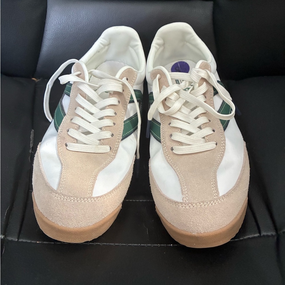 Tretorn tennis shoes